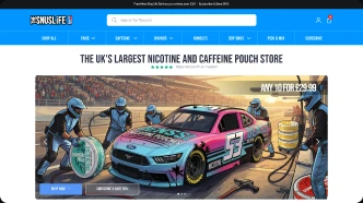 The Snus Life homepage hero: navigation, a Denssi NASCAR promo slide and the free-delivery bar.